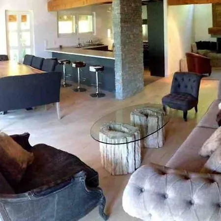 Chalet M *